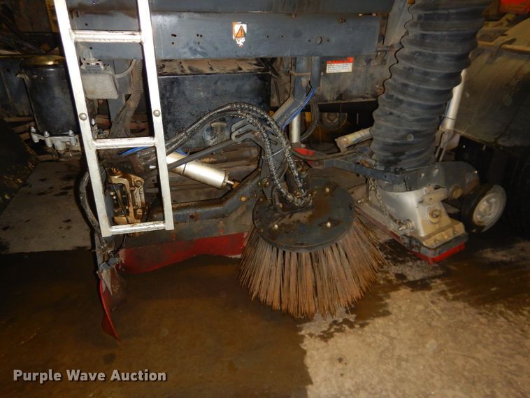 image for item DH4377 2007 Freightliner FC80 street sweeper truck