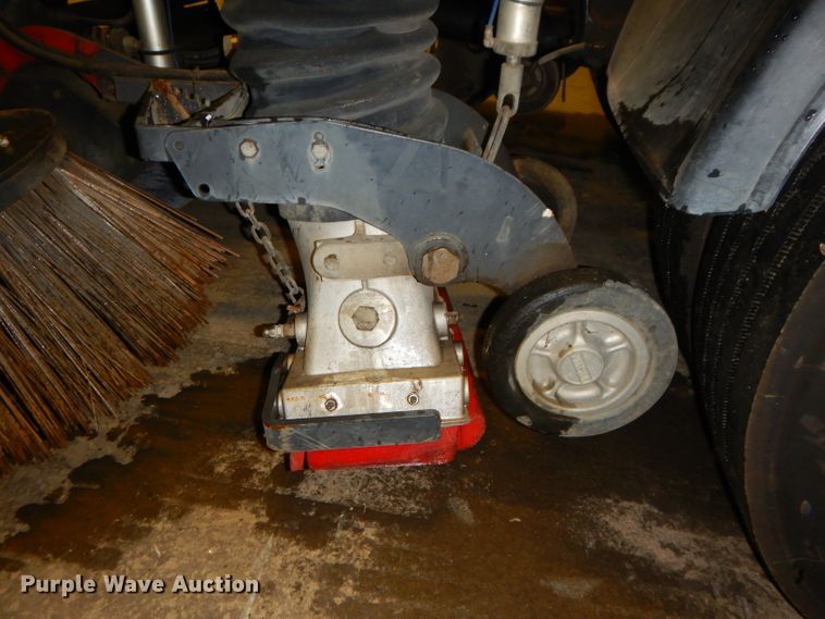 image for item DH4377 2007 Freightliner FC80 street sweeper truck