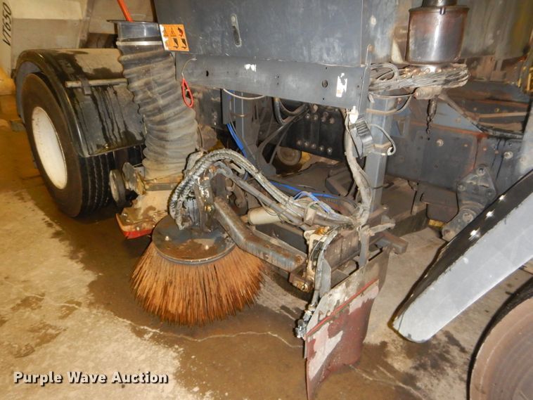 image for item DH4377 2007 Freightliner FC80 street sweeper truck