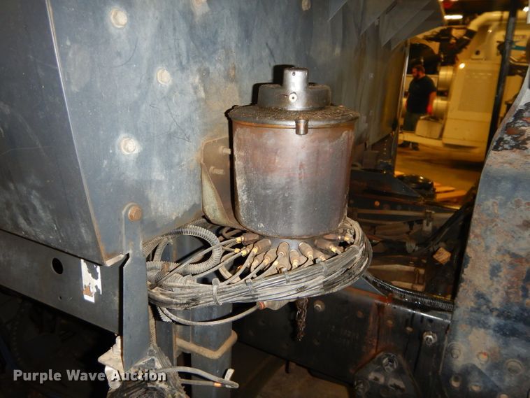 image for item DH4377 2007 Freightliner FC80 street sweeper truck