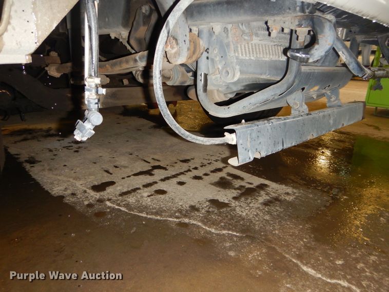 image for item DH4377 2007 Freightliner FC80 street sweeper truck