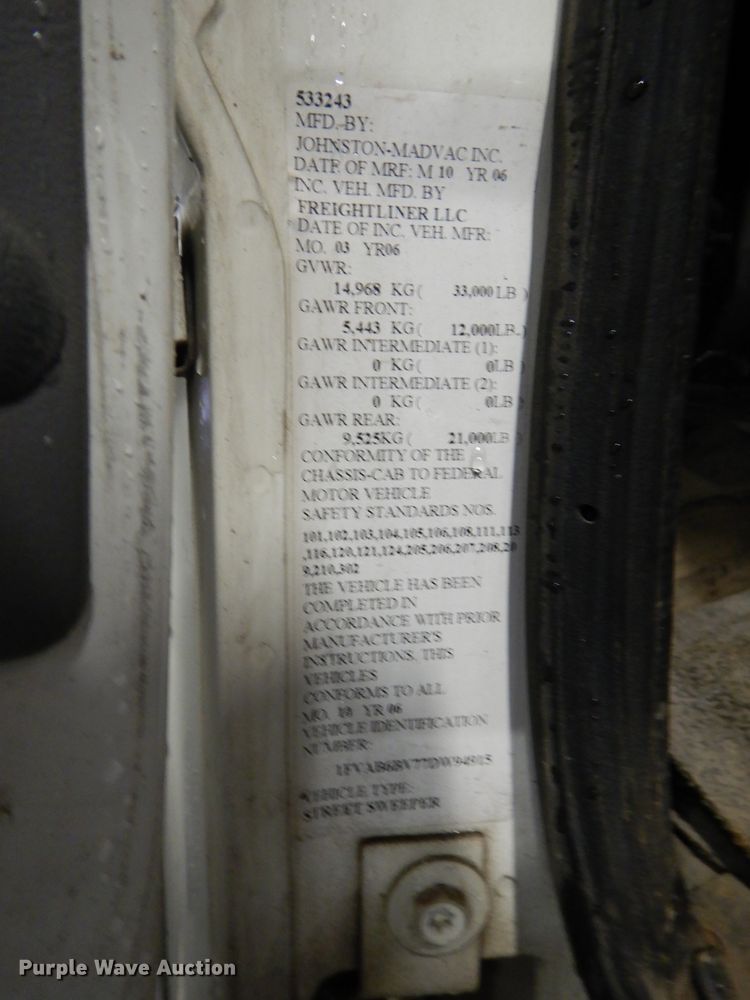 image for item DH4377 2007 Freightliner FC80 street sweeper truck