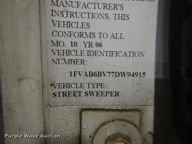 image for item DH4377 2007 Freightliner FC80 street sweeper truck