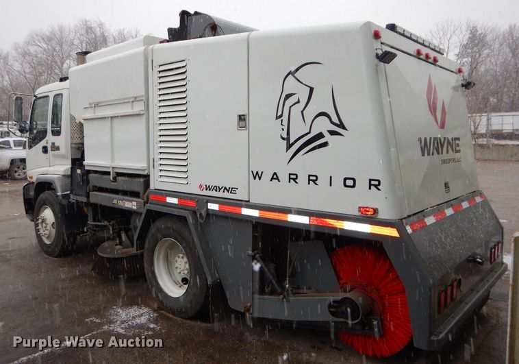 image for item DH4379 2004 GMC T7500 street sweeper truck