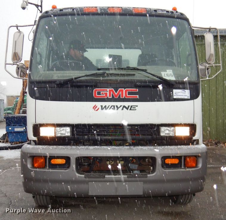 image for item DH4379 2004 GMC T7500 street sweeper truck