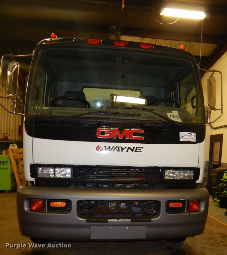 image for item DH4379 2004 GMC T7500 street sweeper truck