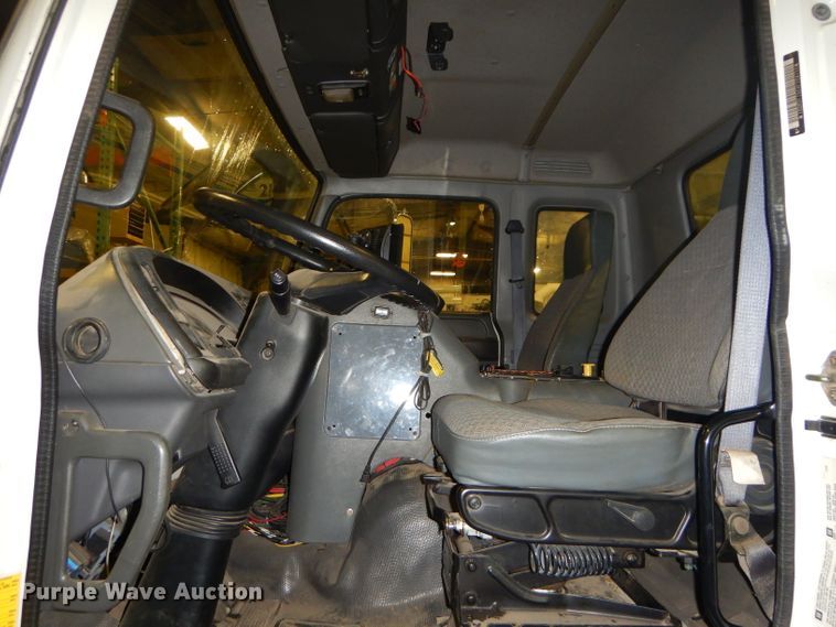 image for item DH4379 2004 GMC T7500 street sweeper truck