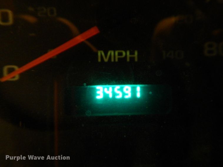 image for item DH4379 2004 GMC T7500 street sweeper truck