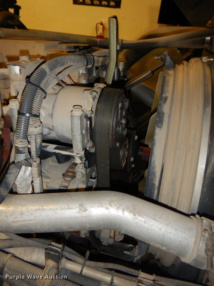 image for item DH4379 2004 GMC T7500 street sweeper truck