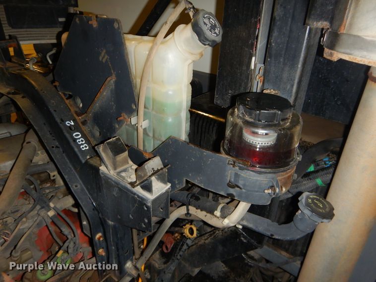 image for item DH4379 2004 GMC T7500 street sweeper truck