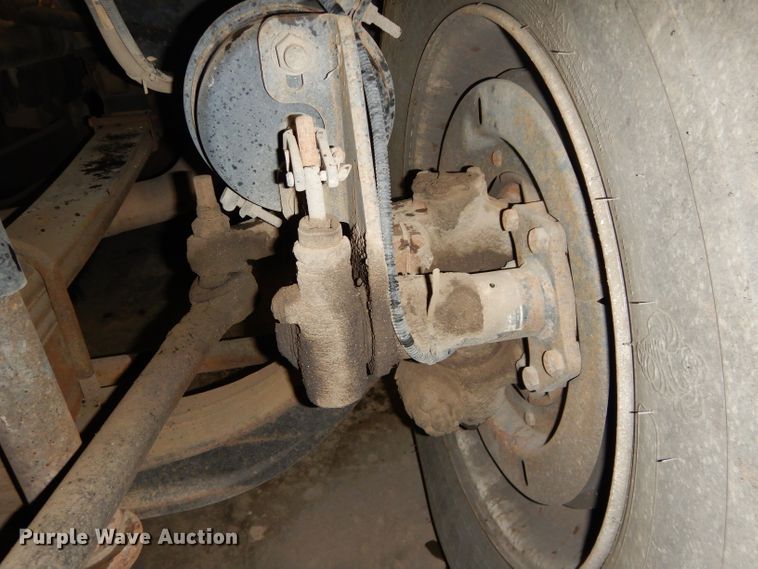 image for item DH4379 2004 GMC T7500 street sweeper truck