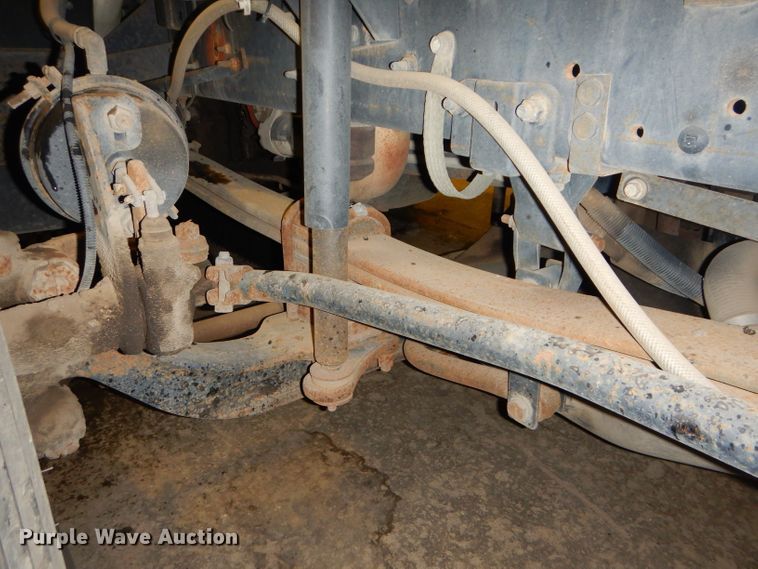 image for item DH4379 2004 GMC T7500 street sweeper truck