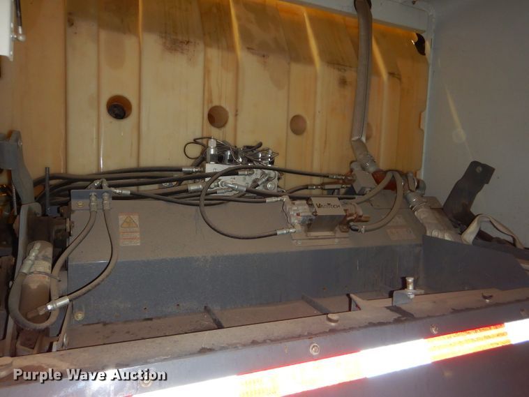 image for item DH4379 2004 GMC T7500 street sweeper truck