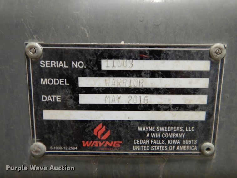 image for item DH4379 2004 GMC T7500 street sweeper truck