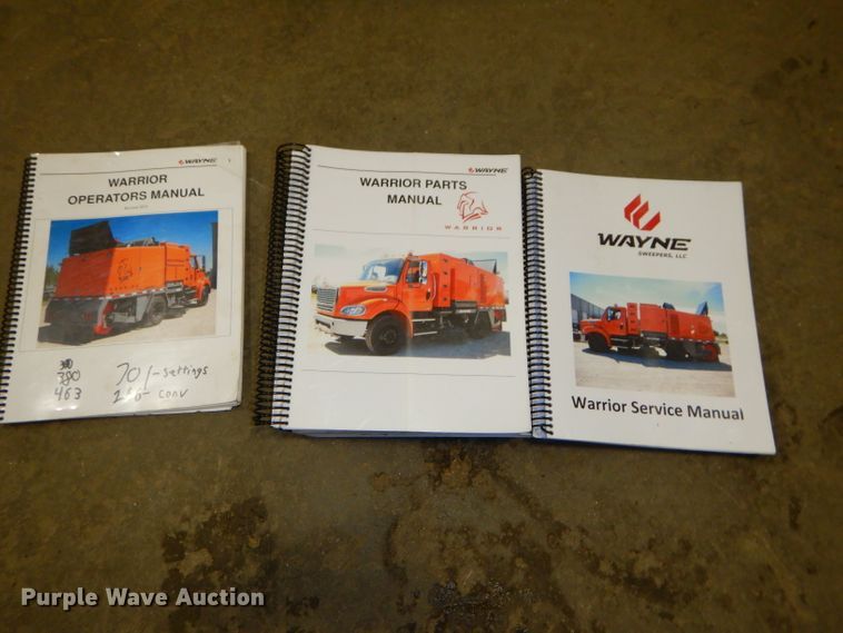 image for item DH4379 2004 GMC T7500 street sweeper truck