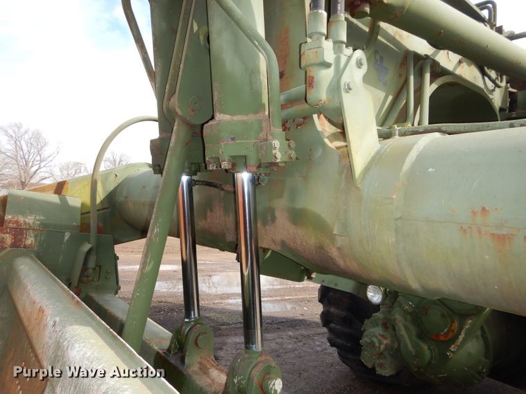 image for item DH4381 1984 Caterpillar 621B conventional scraper