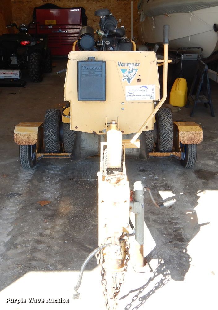 image for item DH6372 2003 Vermeer SC252 stump grinder