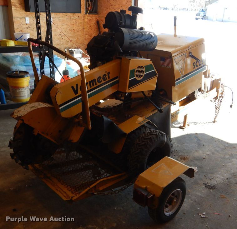 image for item DH6372 2003 Vermeer SC252 stump grinder