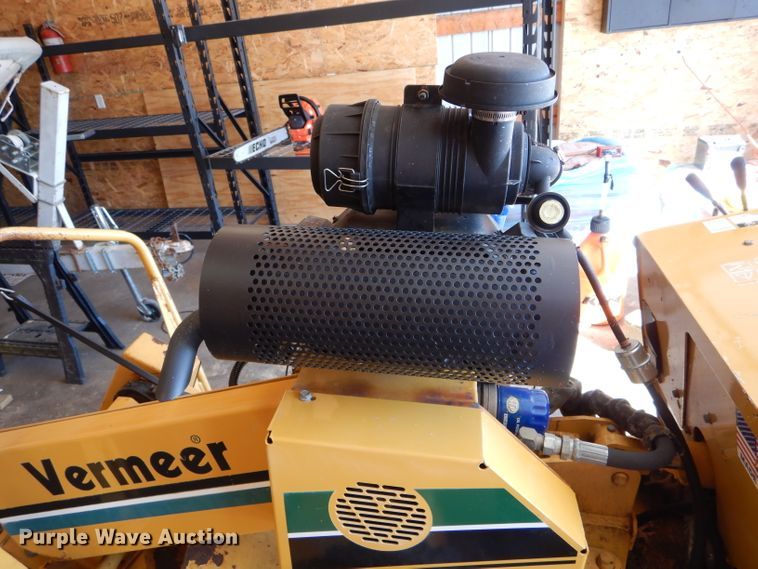 image for item DH6372 2003 Vermeer SC252 stump grinder