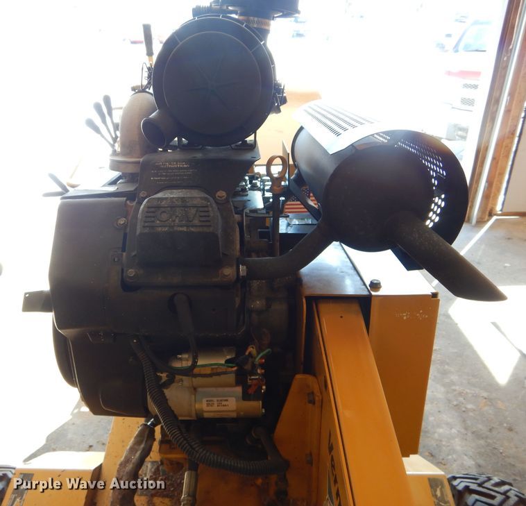 image for item DH6372 2003 Vermeer SC252 stump grinder