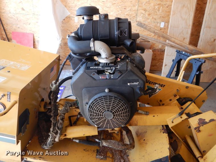 image for item DH6372 2003 Vermeer SC252 stump grinder