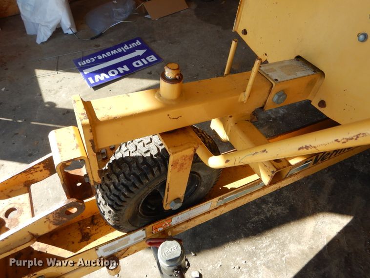 image for item DH6372 2003 Vermeer SC252 stump grinder