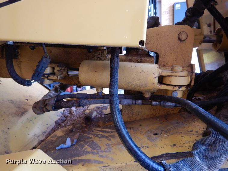 image for item DH6372 2003 Vermeer SC252 stump grinder