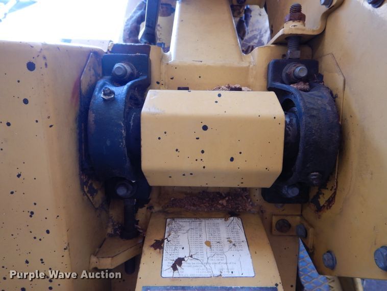 image for item DH6372 2003 Vermeer SC252 stump grinder