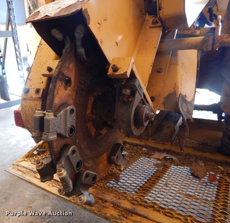 image for item DH6372 2003 Vermeer SC252 stump grinder