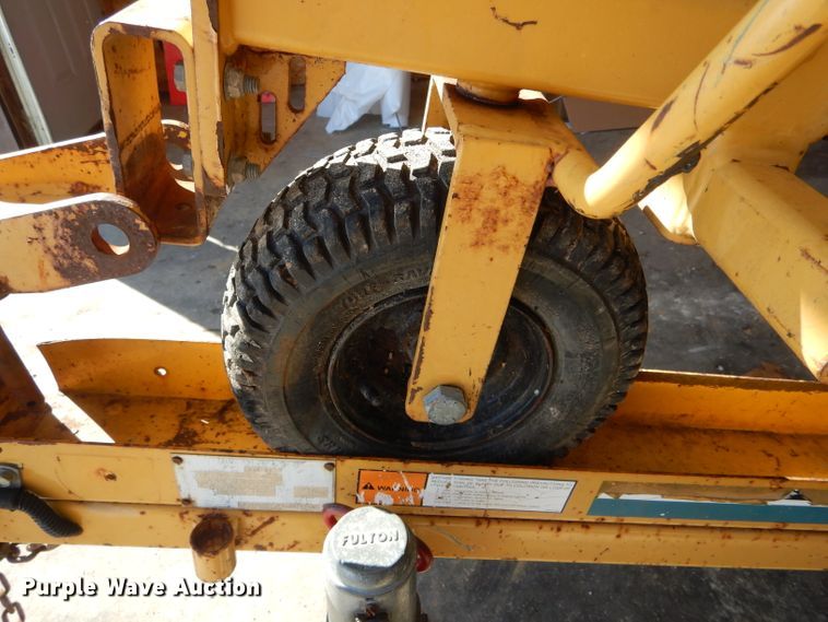 image for item DH6372 2003 Vermeer SC252 stump grinder