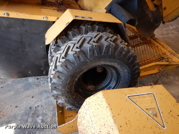 image for item DH6372 2003 Vermeer SC252 stump grinder