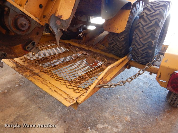 image for item DH6372 2003 Vermeer SC252 stump grinder