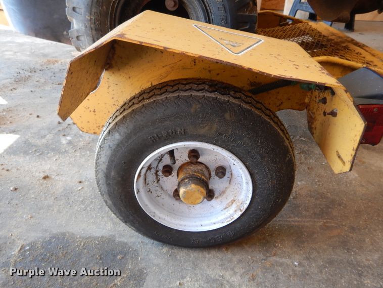 image for item DH6372 2003 Vermeer SC252 stump grinder