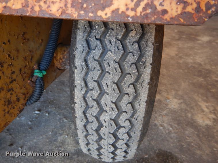 image for item DH6372 2003 Vermeer SC252 stump grinder