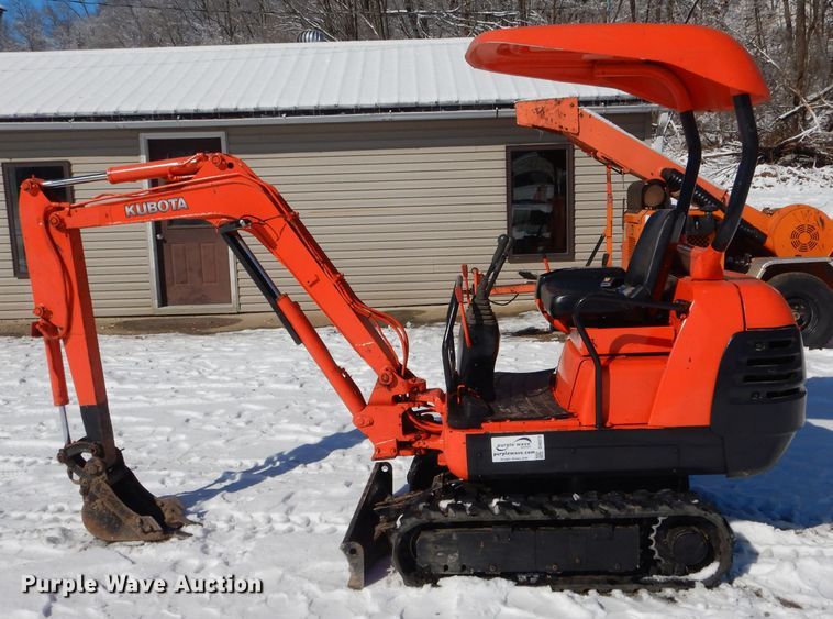 image for item DH6373 Kubota K15 mini excavator
