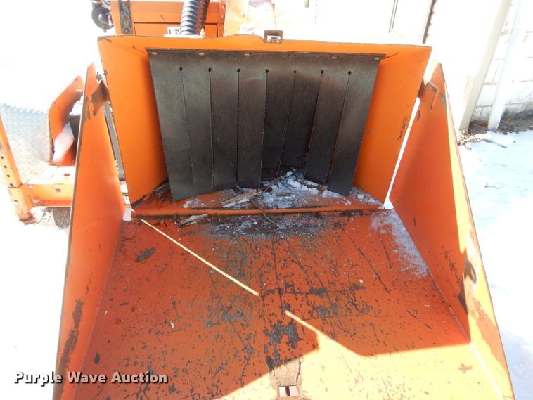 image for item DH6374 2010 Altec WC126A wood chipper