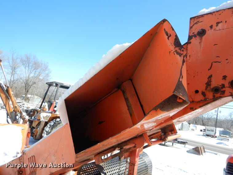 image for item DH6374 2010 Altec WC126A wood chipper