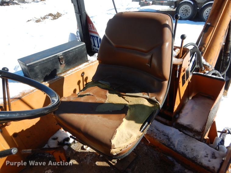 image for item DH6375 1980 Case 480C backhoe