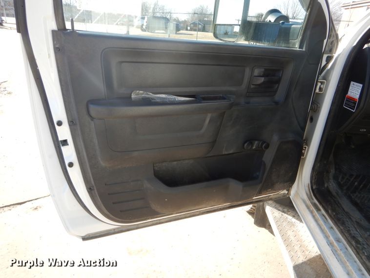 image for item DH6383 2012 Dodge Ram 5500 bucket truck