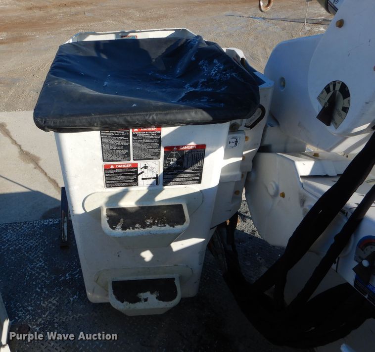 image for item DH6383 2012 Dodge Ram 5500 bucket truck