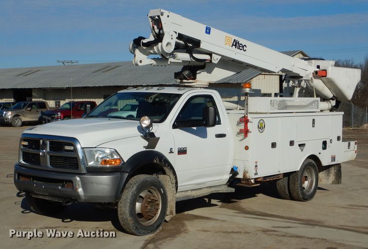 image for item DH6384 2011 Dodge Ram 5500 bucket truck