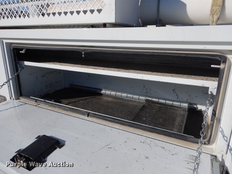 image for item DH6384 2011 Dodge Ram 5500 bucket truck