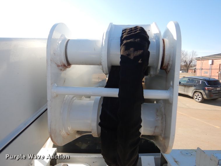 image for item DH6384 2011 Dodge Ram 5500 bucket truck