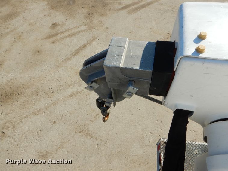 image for item DH6384 2011 Dodge Ram 5500 bucket truck