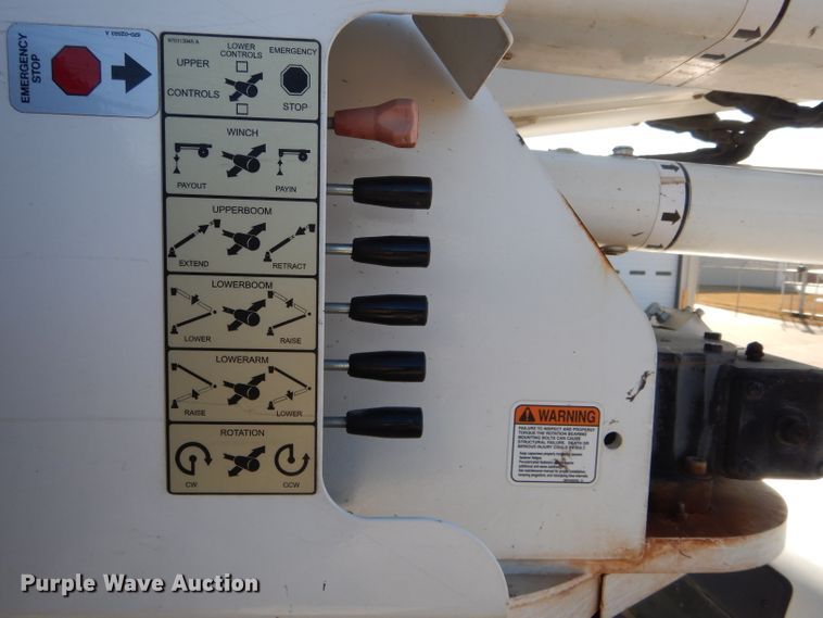 image for item DH6384 2011 Dodge Ram 5500 bucket truck