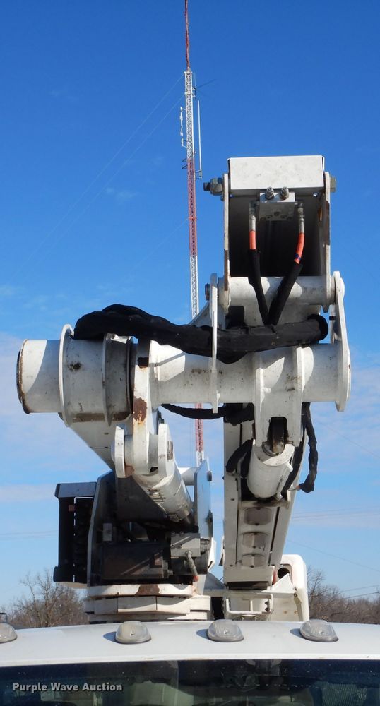 image for item DH6384 2011 Dodge Ram 5500 bucket truck