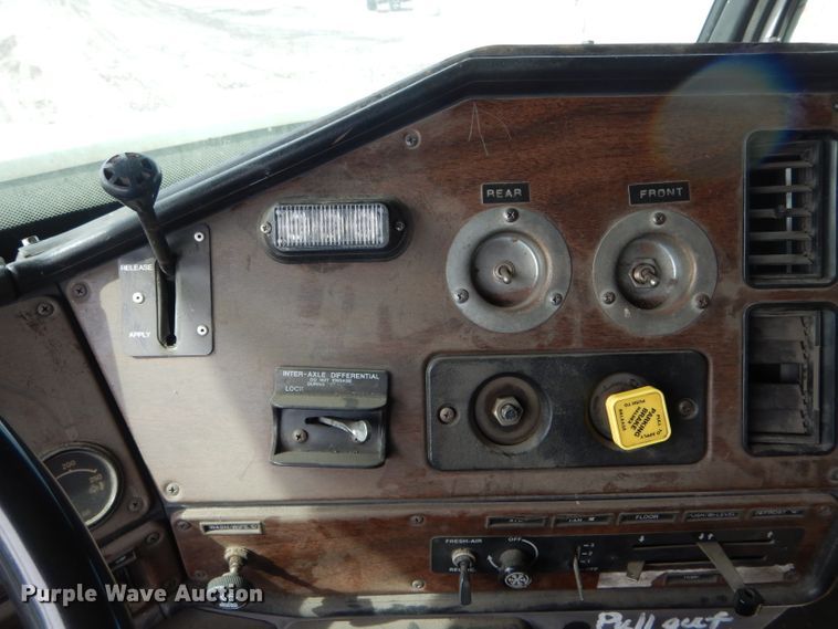 image for item DH6404 1987 Freightliner FLC dump truck