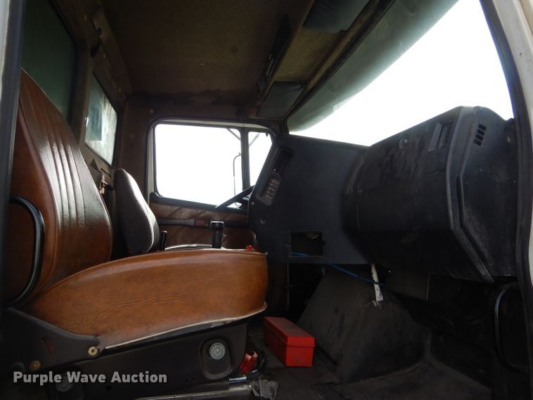 image for item DH6404 1987 Freightliner FLC dump truck