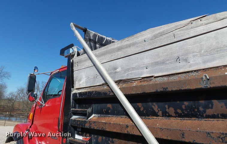 image for item DH7858 2000 Sterling L-Line construction dump truck
