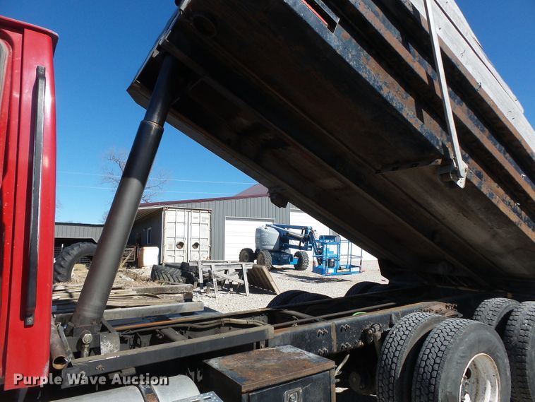 image for item DH7858 2000 Sterling L-Line construction dump truck